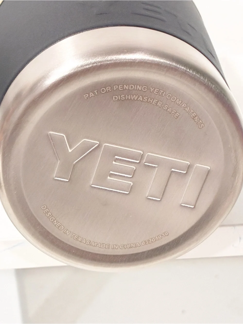YETI Rambler Tumbler 20 oz With Lid Black White COMPANY LOGO NEW_4